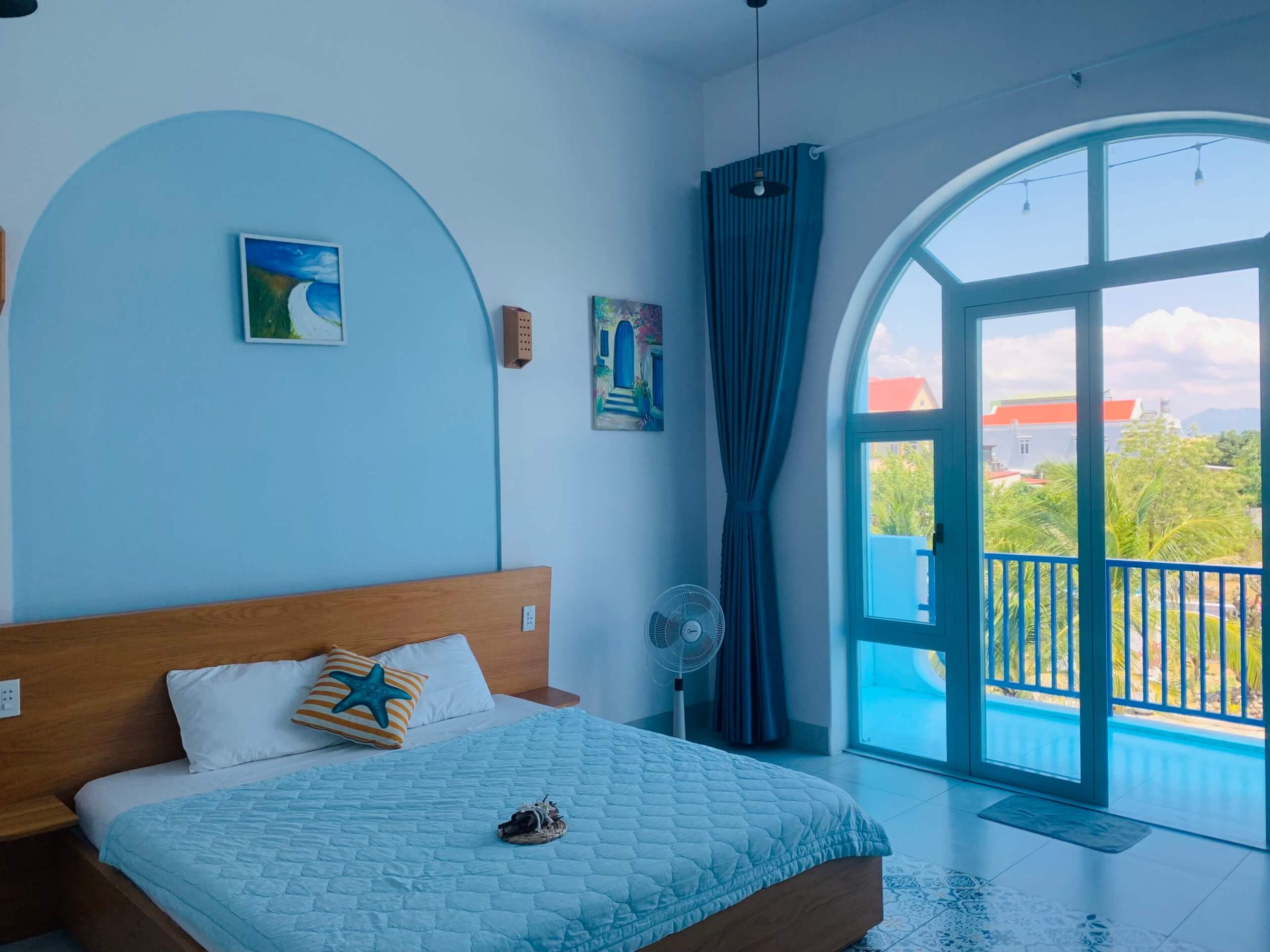 phòng deluxe 1 giường đôi