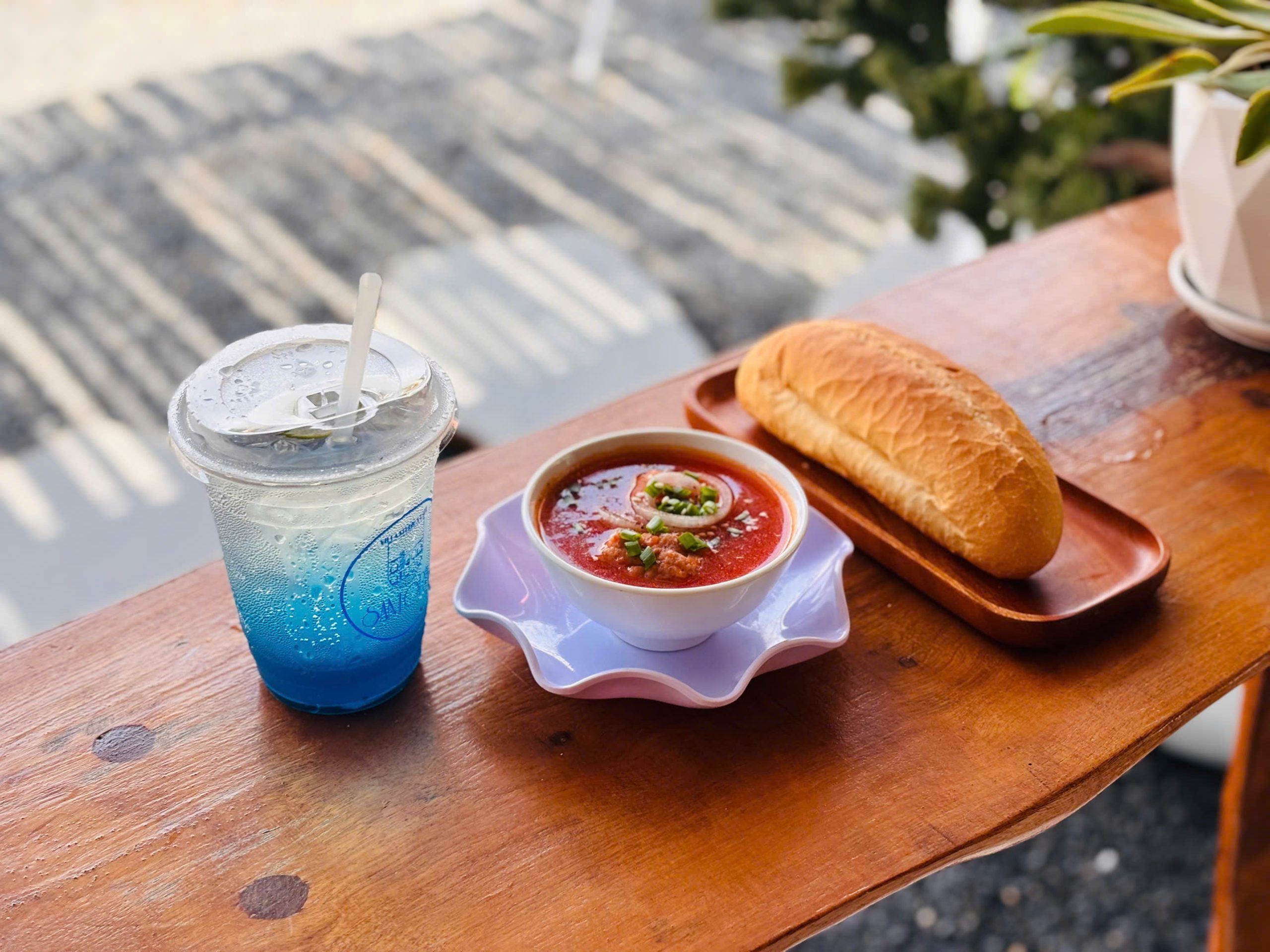 ăn sáng tại cafe cối xay gió cam ranh